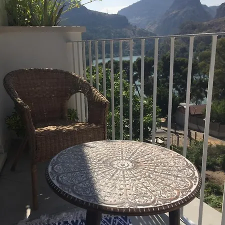 El Nido Del Chorro Hotel cápsula