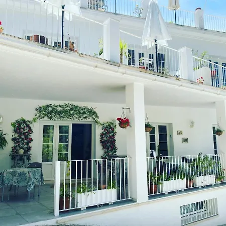 Hotel cápsula El Nido Del Chorro El Chorro