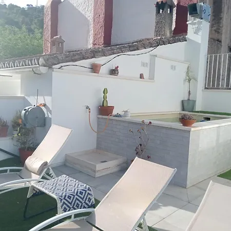 Hotel cápsula El Nido Del Chorro *